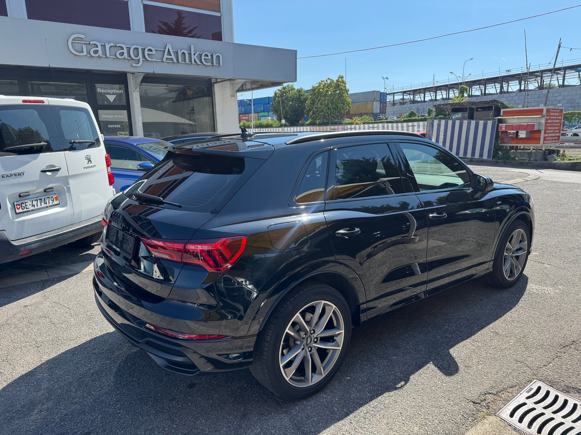 AUDI Q3 35 TFSI S line S-tronic-image-4