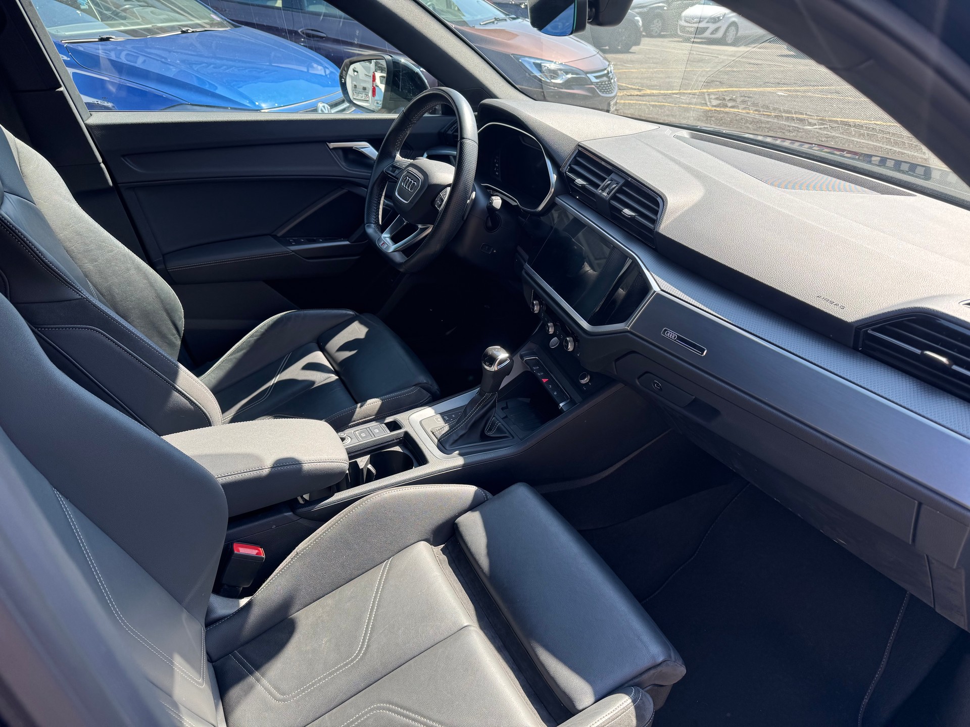 AUDI Q3 35 TFSI S line S-tronic-image-9