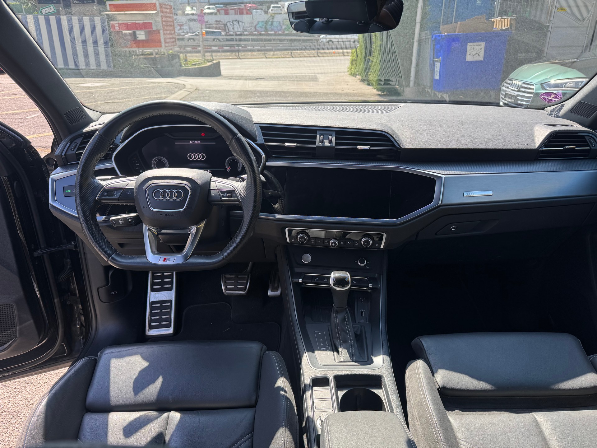 AUDI Q3 35 TFSI S line S-tronic-image-8