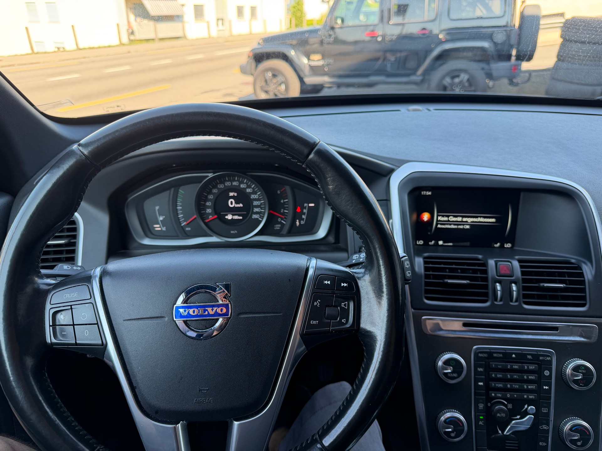 VOLVO XC60 D4 Summum Geartronic-image-5