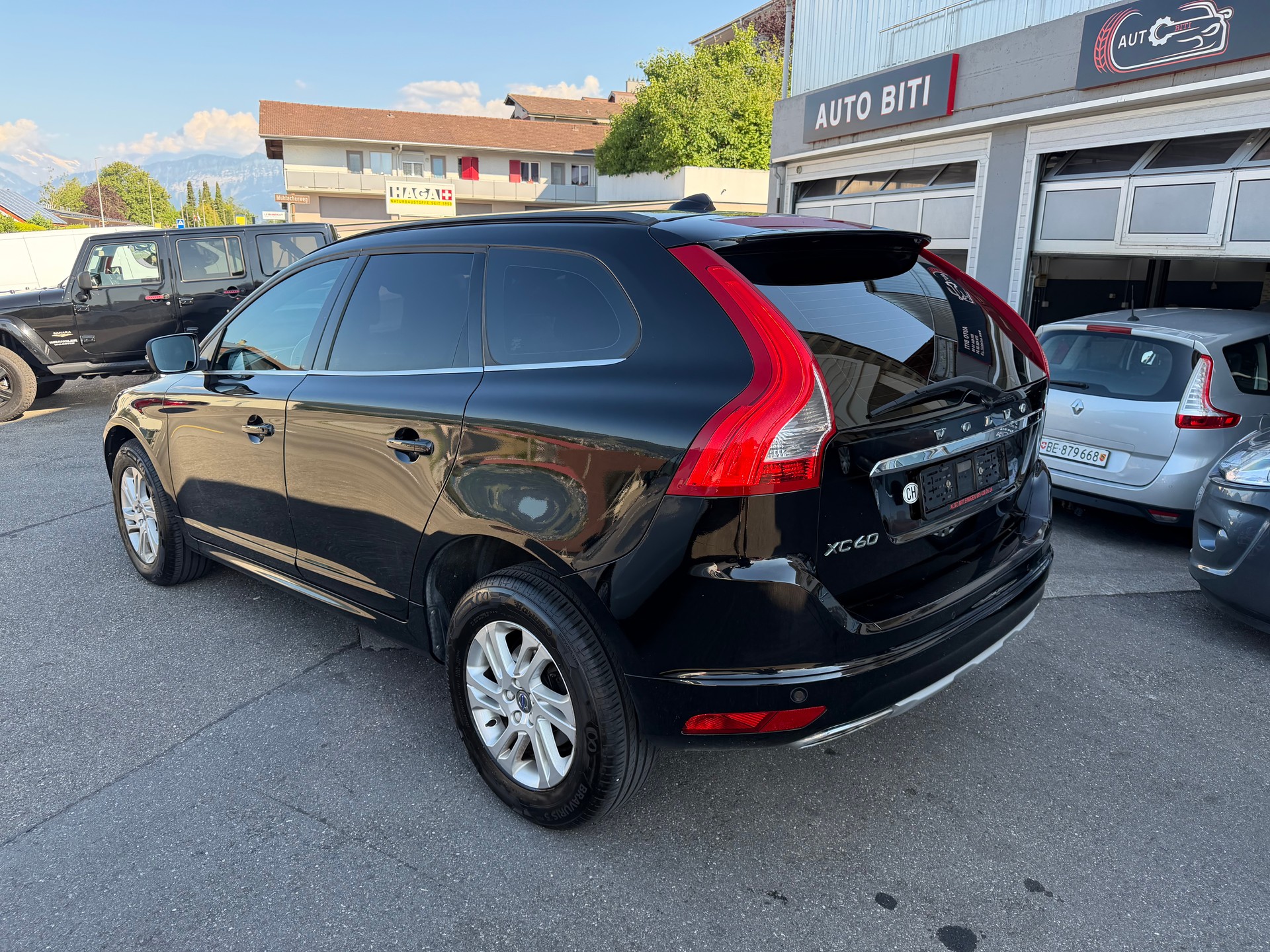 VOLVO XC60 D4 Summum Geartronic-image-3