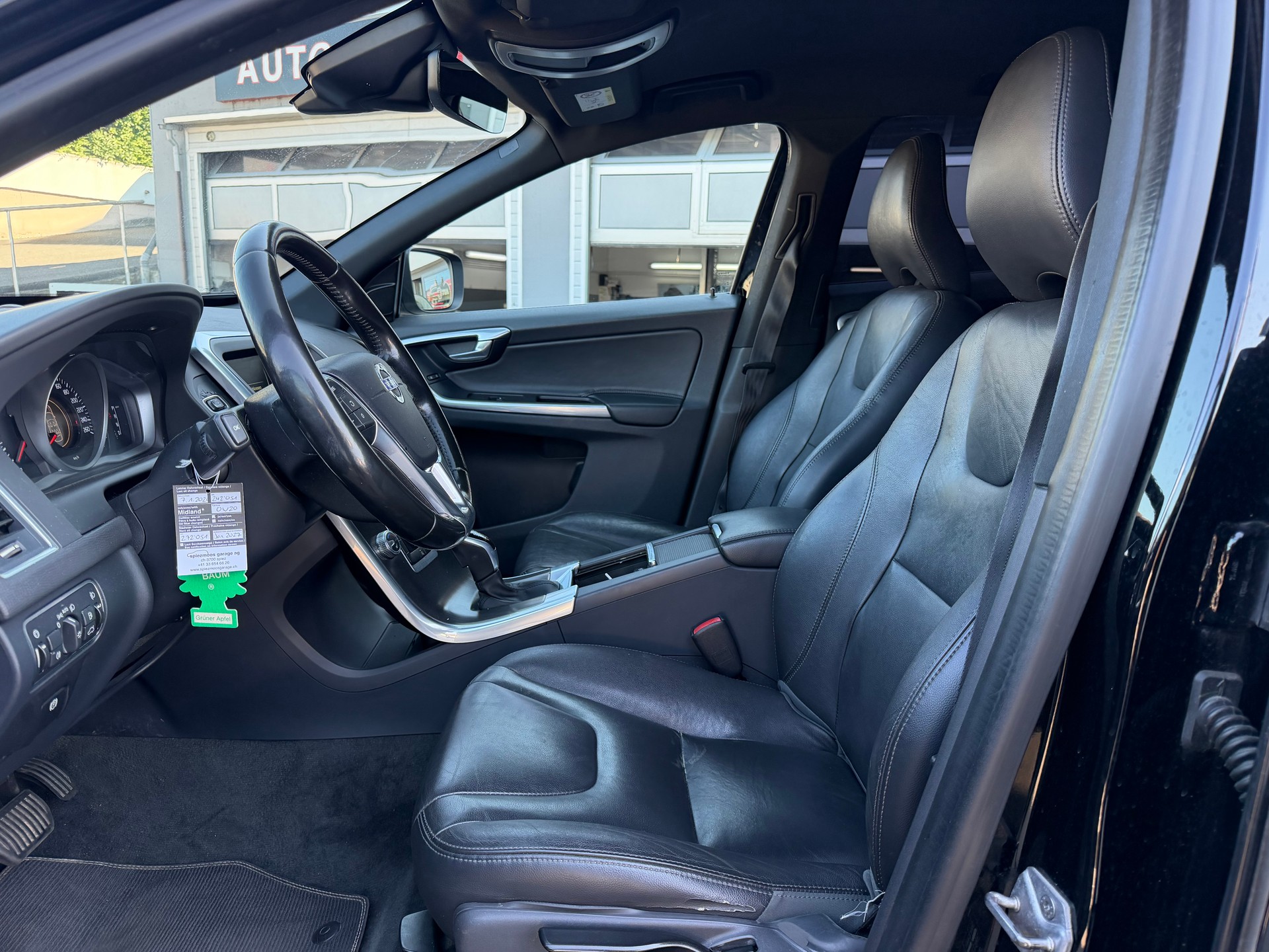 VOLVO XC60 D4 Summum Geartronic-image-6