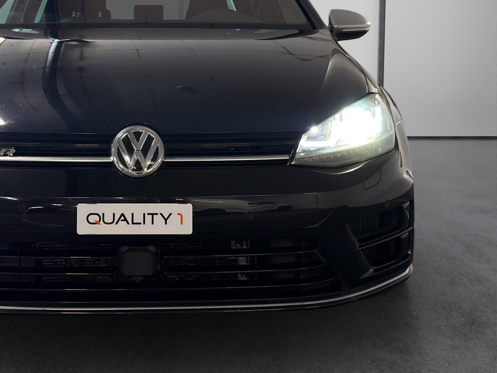 VW Golf 2.0 TSI R 4Motion DSG-image-7