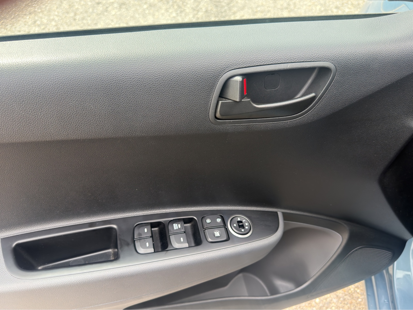 HYUNDAI i10 1.0 Amplia-image-19