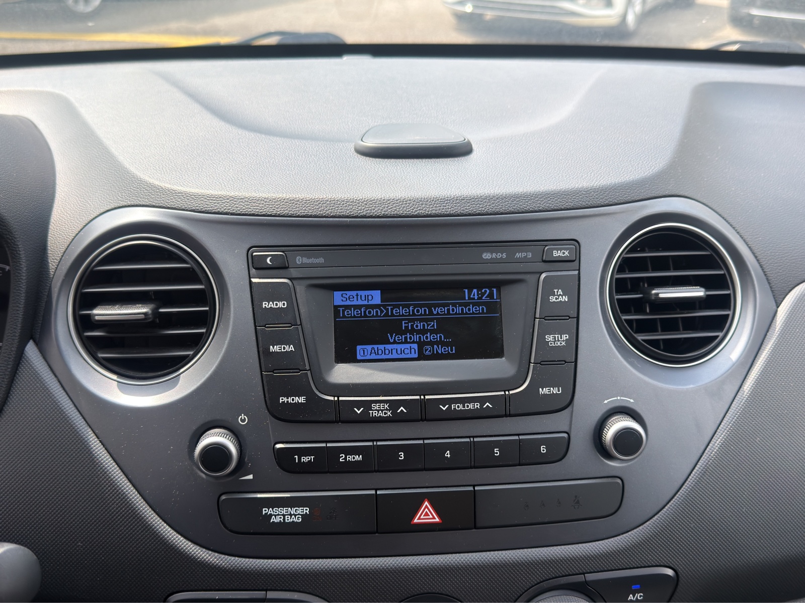 HYUNDAI i10 1.0 Amplia-image-26
