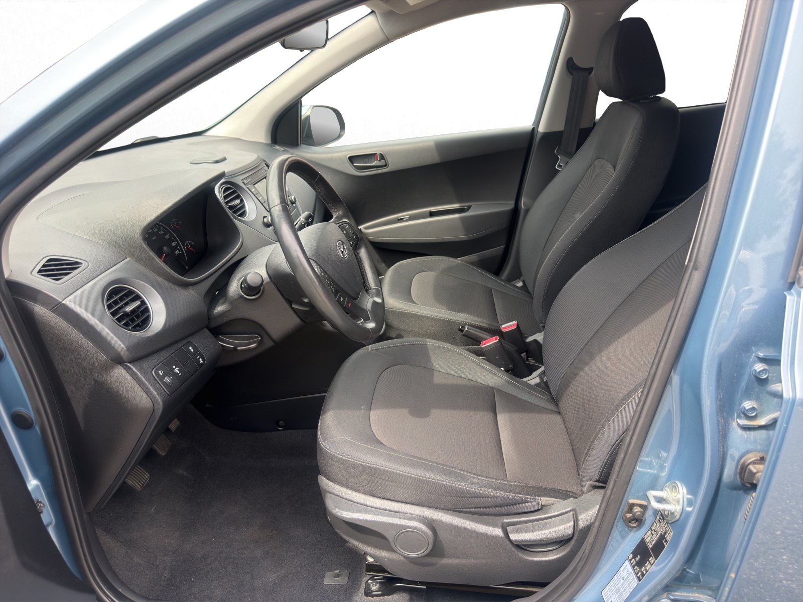 HYUNDAI i10 1.0 Amplia-image-8