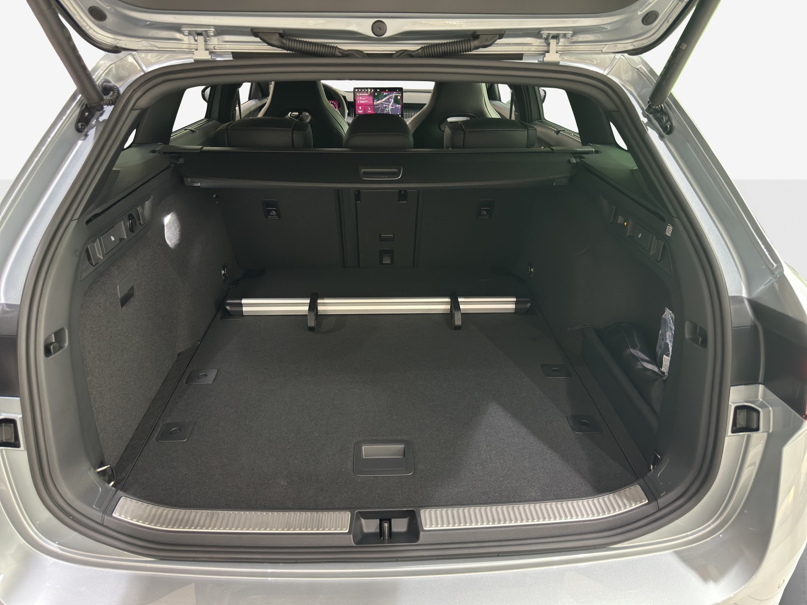 SKODA Superb Combi 2.0 TSI Sportline 4x4 DSG-image-12