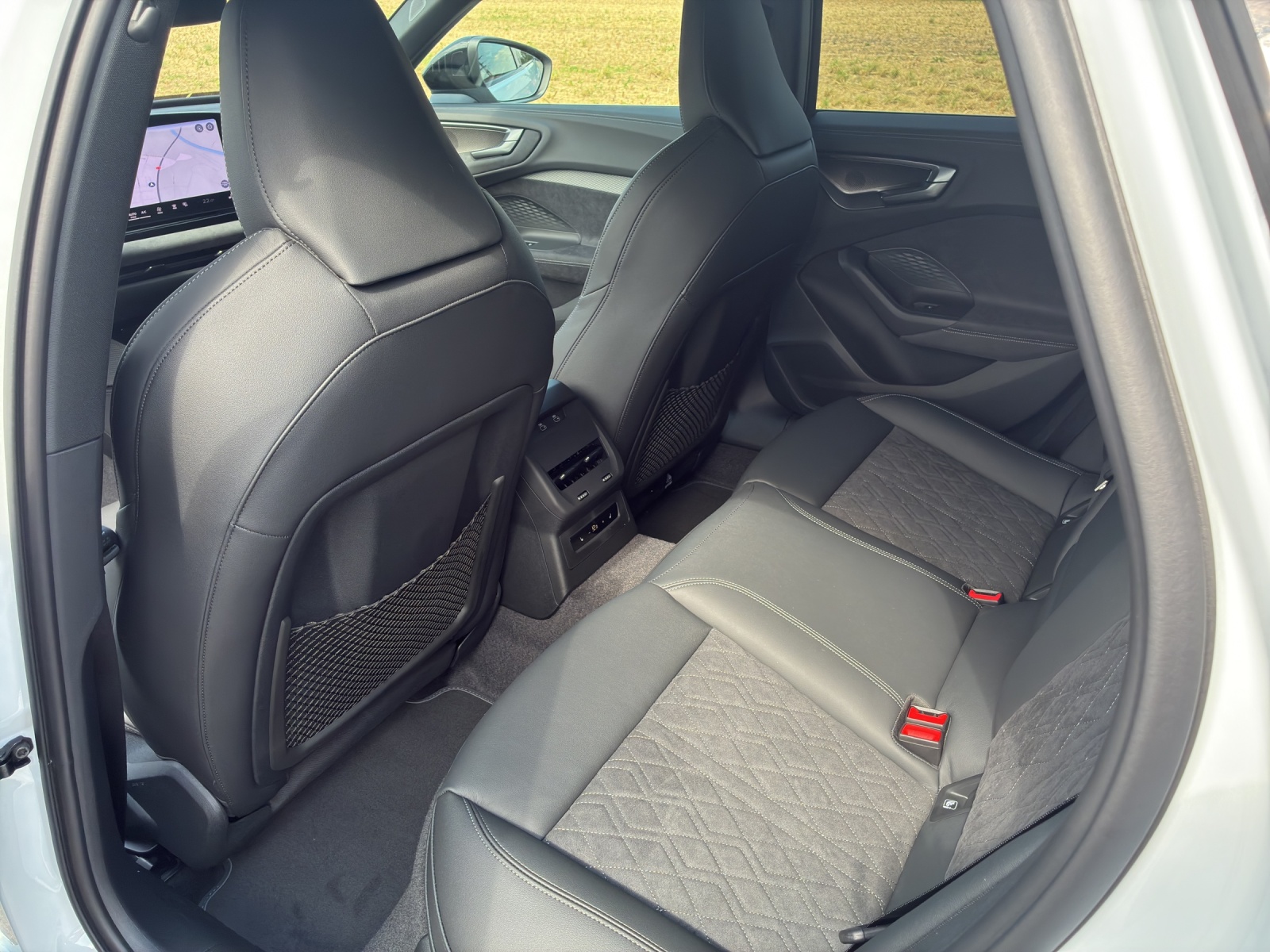AUDI A5 Avant e-hybrid quattro Attraction 220 kW S tronic-image-14