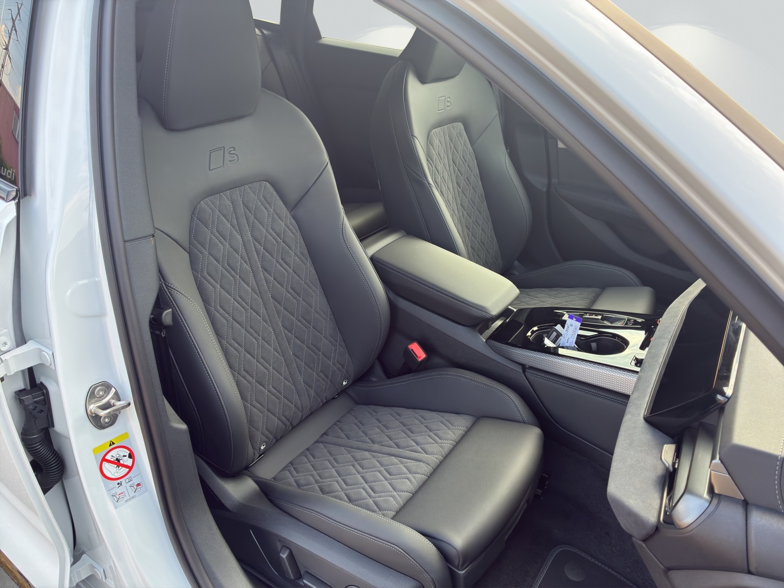 AUDI A5 Avant e-hybrid quattro Attraction 220 kW S tronic-image-7