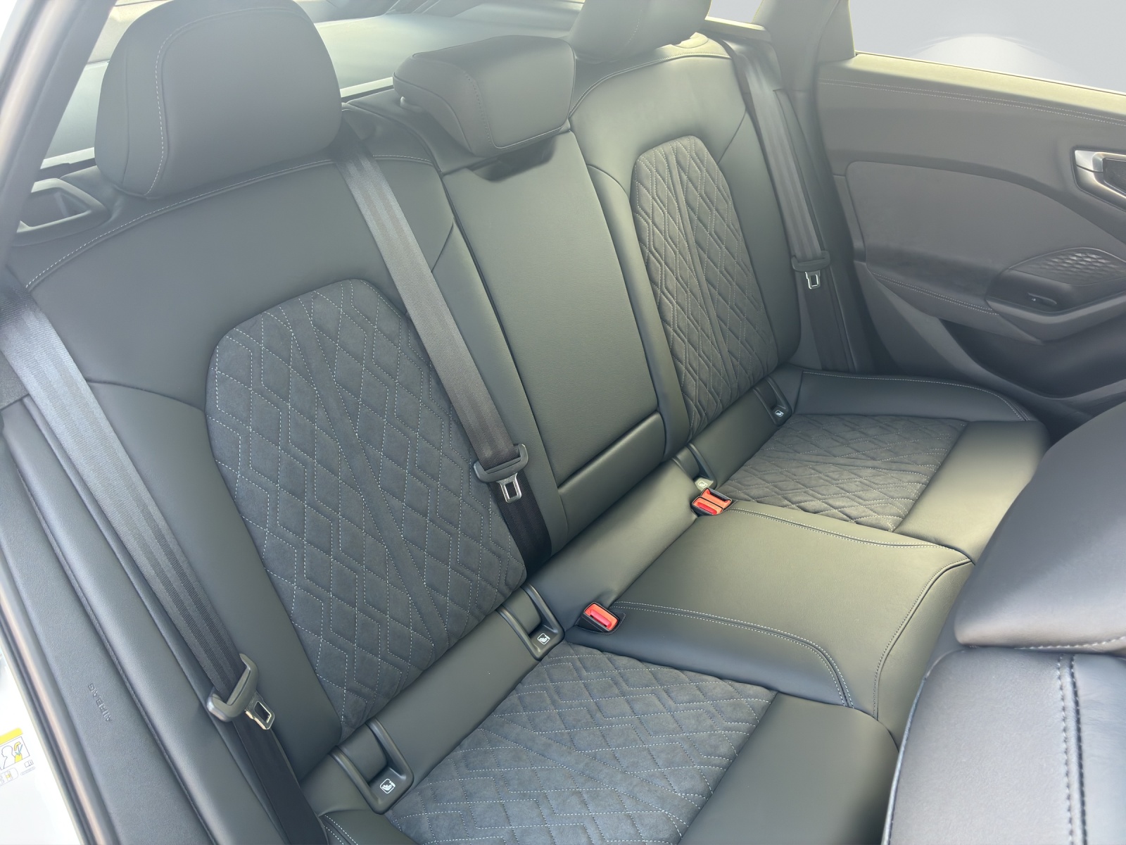 AUDI A5 Avant e-hybrid quattro Attraction 220 kW S tronic-image-8