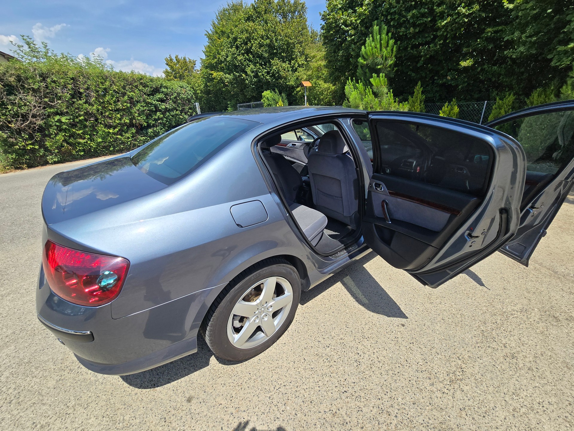 PEUGEOT 407 2.2 ST Executive-image-8