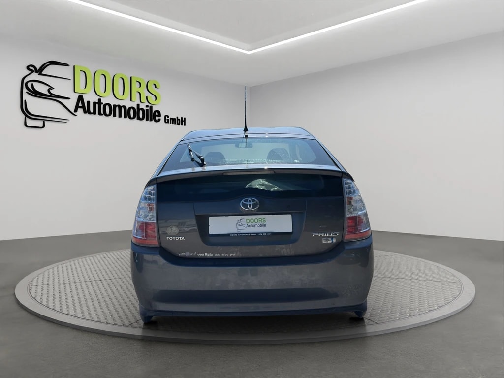 TOYOTA Prius 1.5 16V Hybrid Edition-showroom-element-3