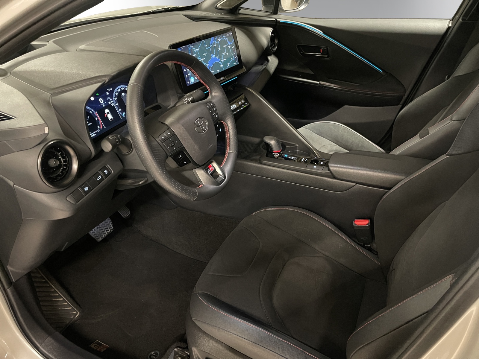 TOYOTA C-HR 2.0 HSD CVT GR Sport-image-8