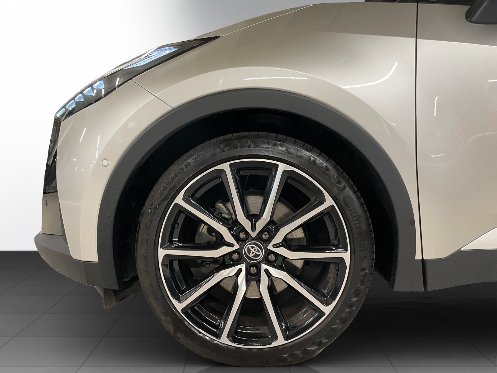 TOYOTA C-HR 2.0 HSD CVT GR Sport-image-6