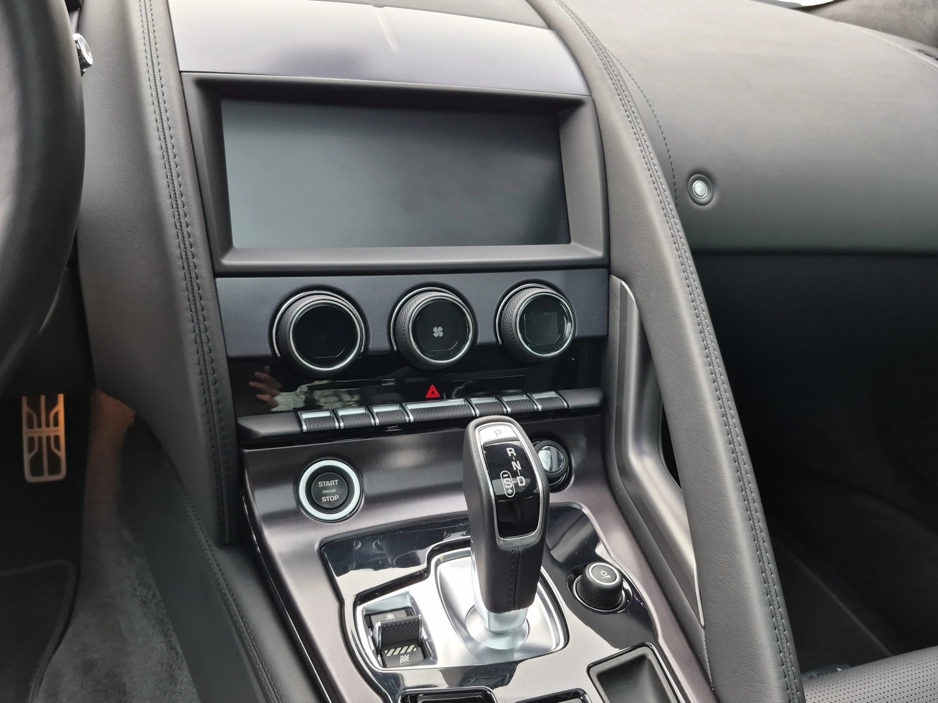 JAGUAR F-Type Coupé 5.0 V8 S/C R AWD Automatik *ohne OPF*-image-8