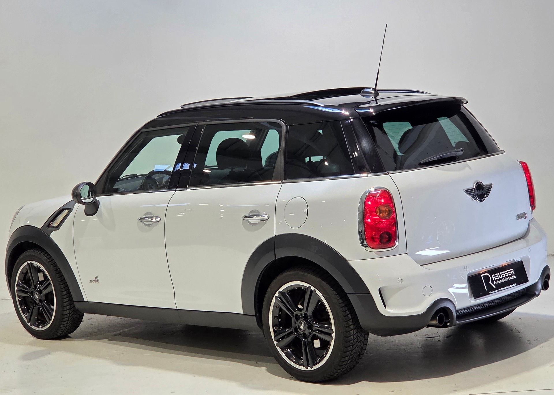 MINI Countryman Cooper S ALL4-image-2