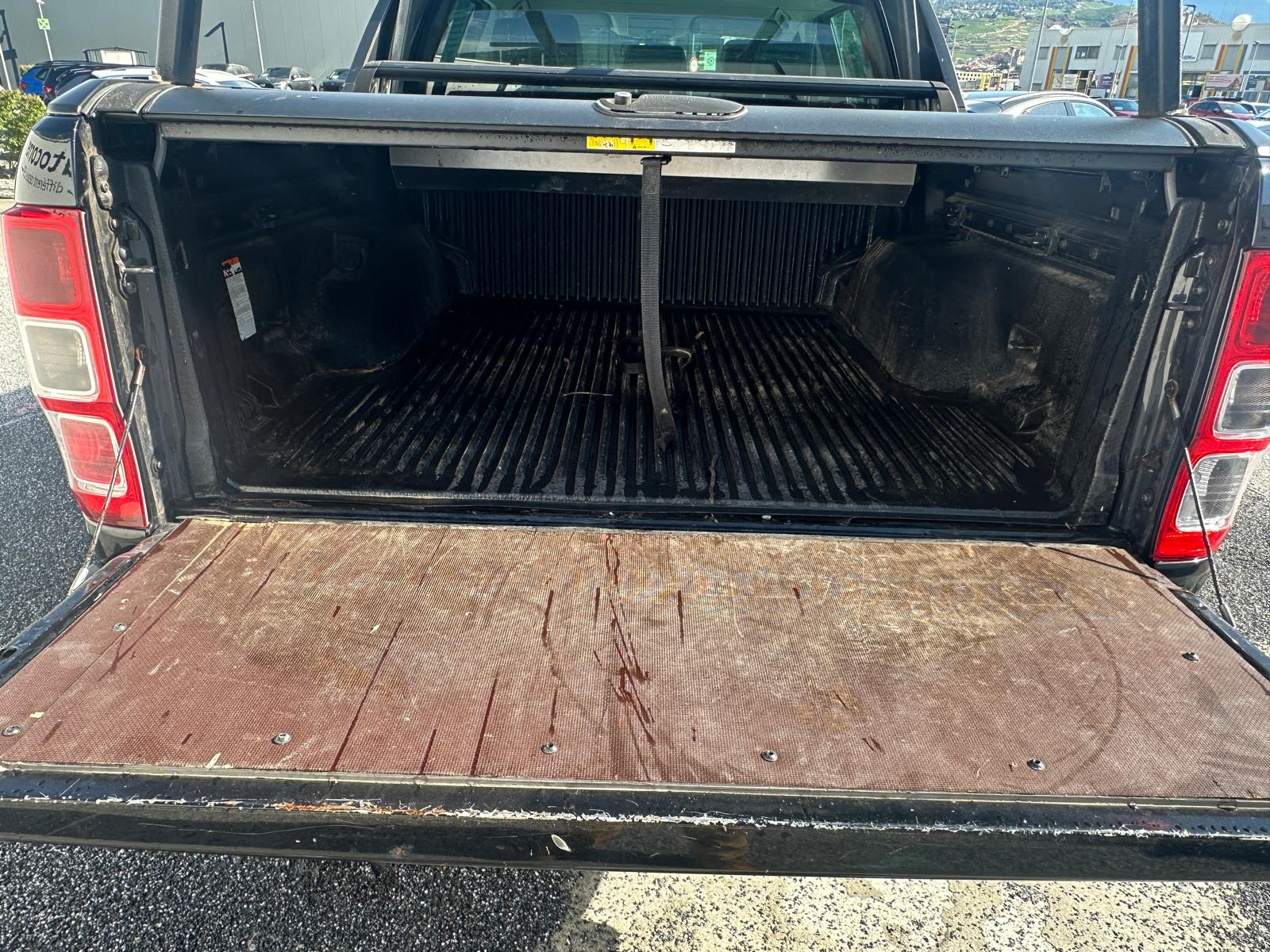 FORD Ranger LTD 3.2 TDCi 4x4-image-9