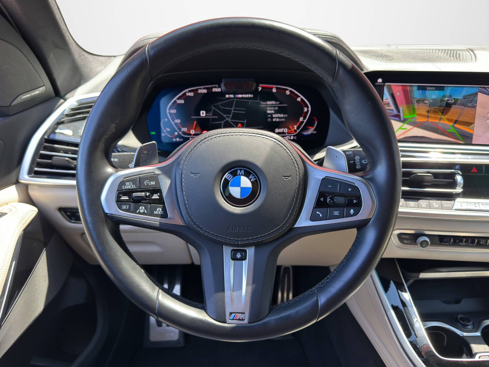 BMW X5 xDrive M50i Steptronic-image-9