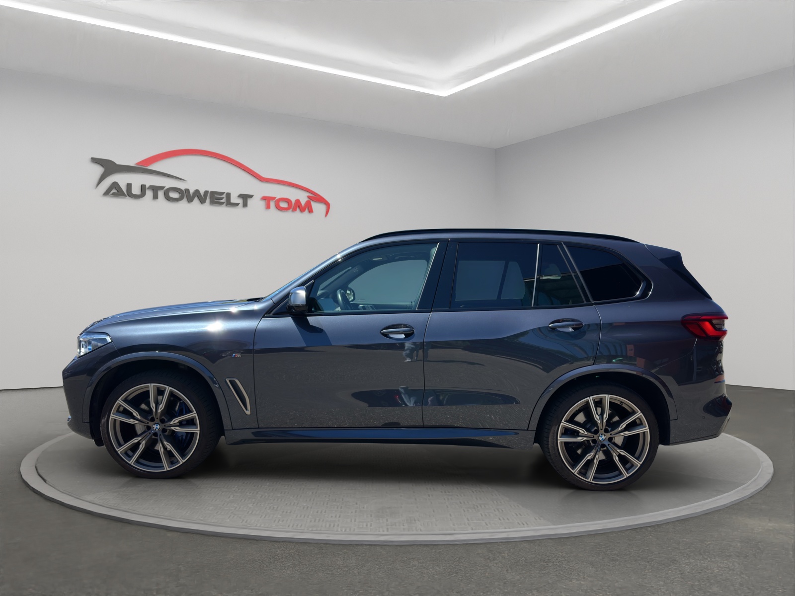 BMW X5 xDrive M50i Steptronic-image-1