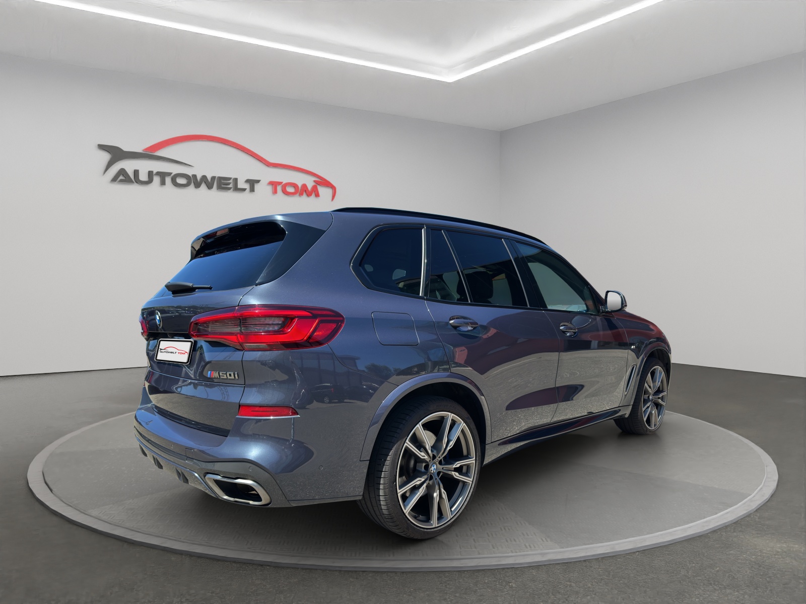 BMW X5 xDrive M50i Steptronic-image-4