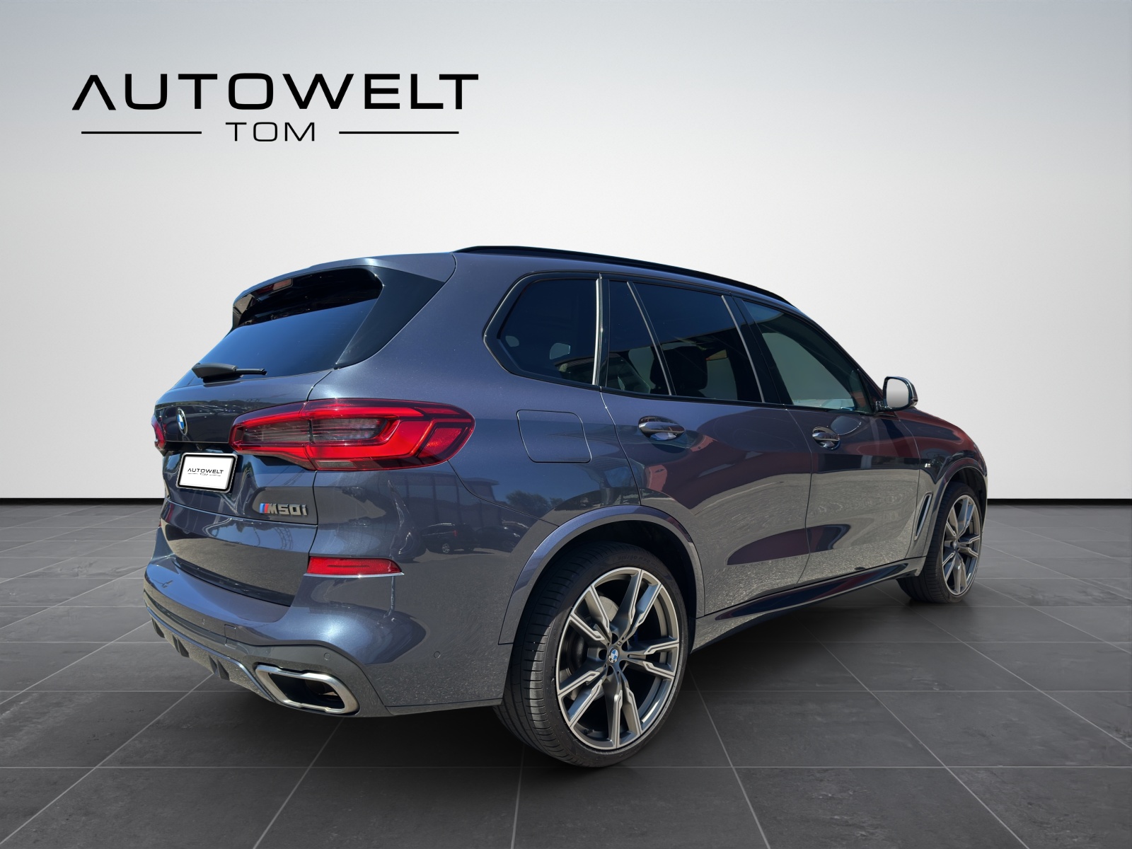 BMW X5 xDrive M50i Steptronic-image-4
