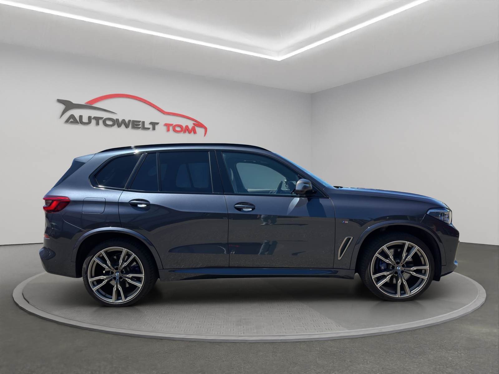 BMW X5 xDrive M50i Steptronic-image-5