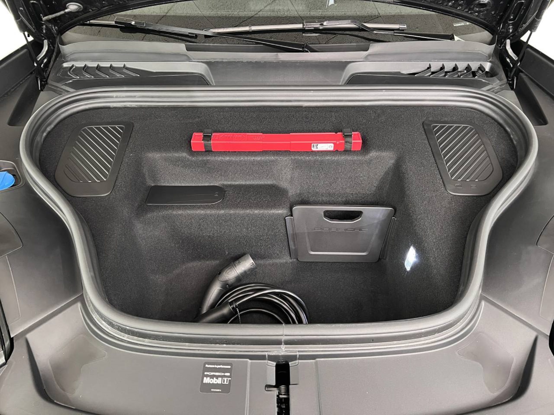 PORSCHE Macan 4S-image-13