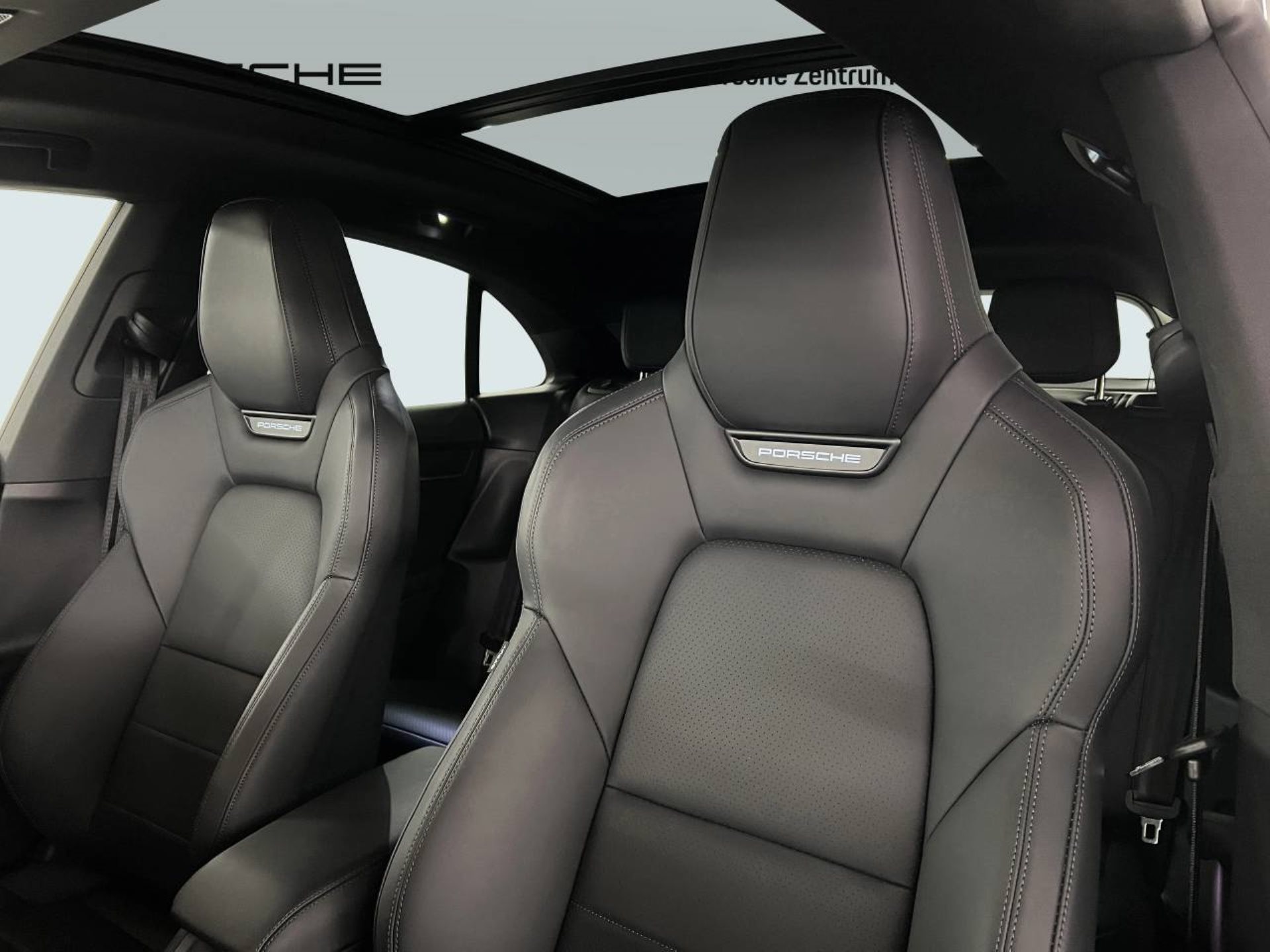 PORSCHE Macan 4S-image-4