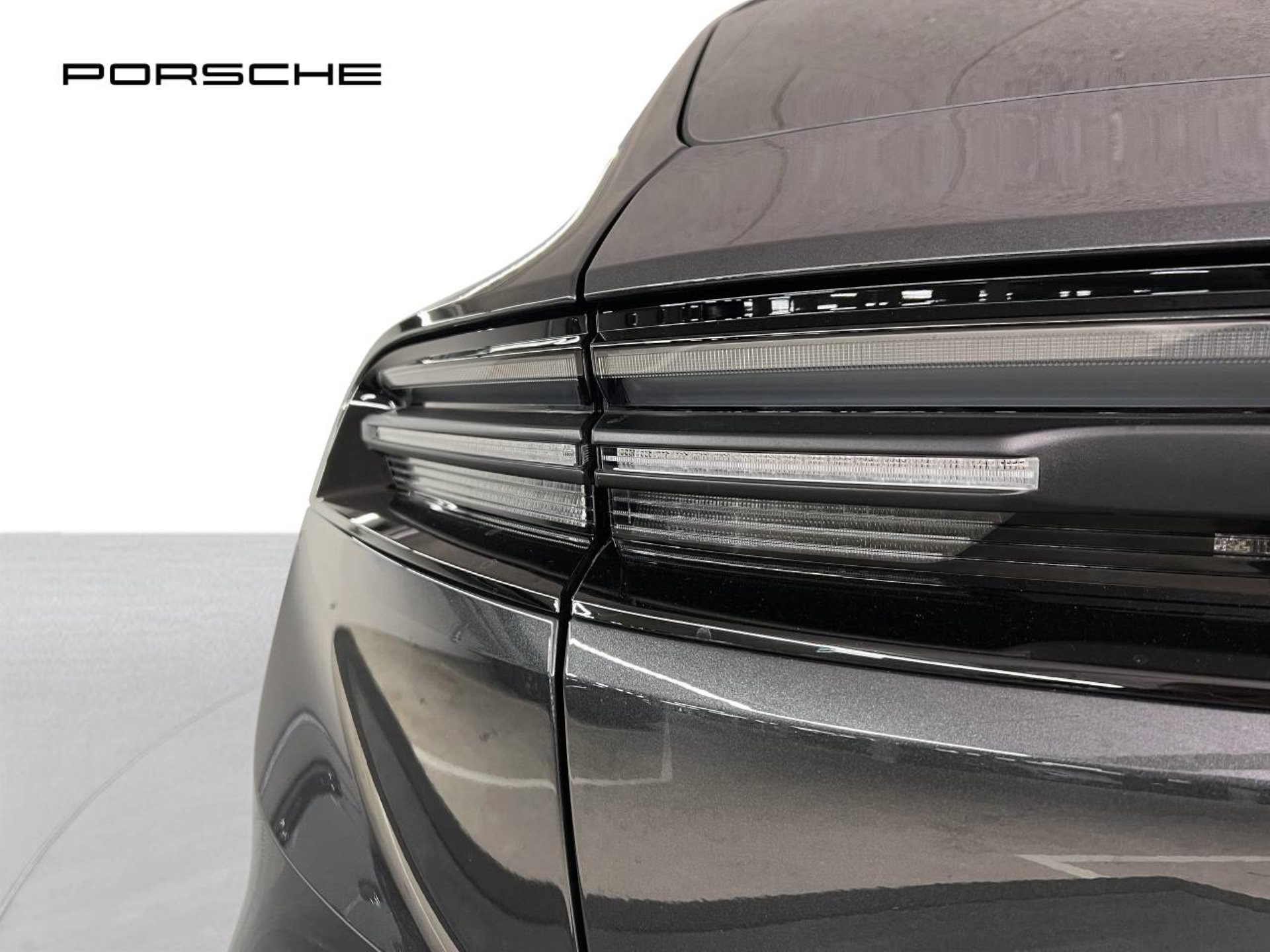 PORSCHE Macan 4S-image-12