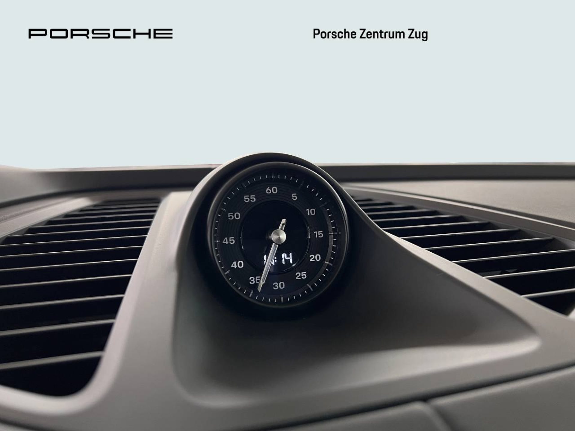 PORSCHE Macan 4S-image-27
