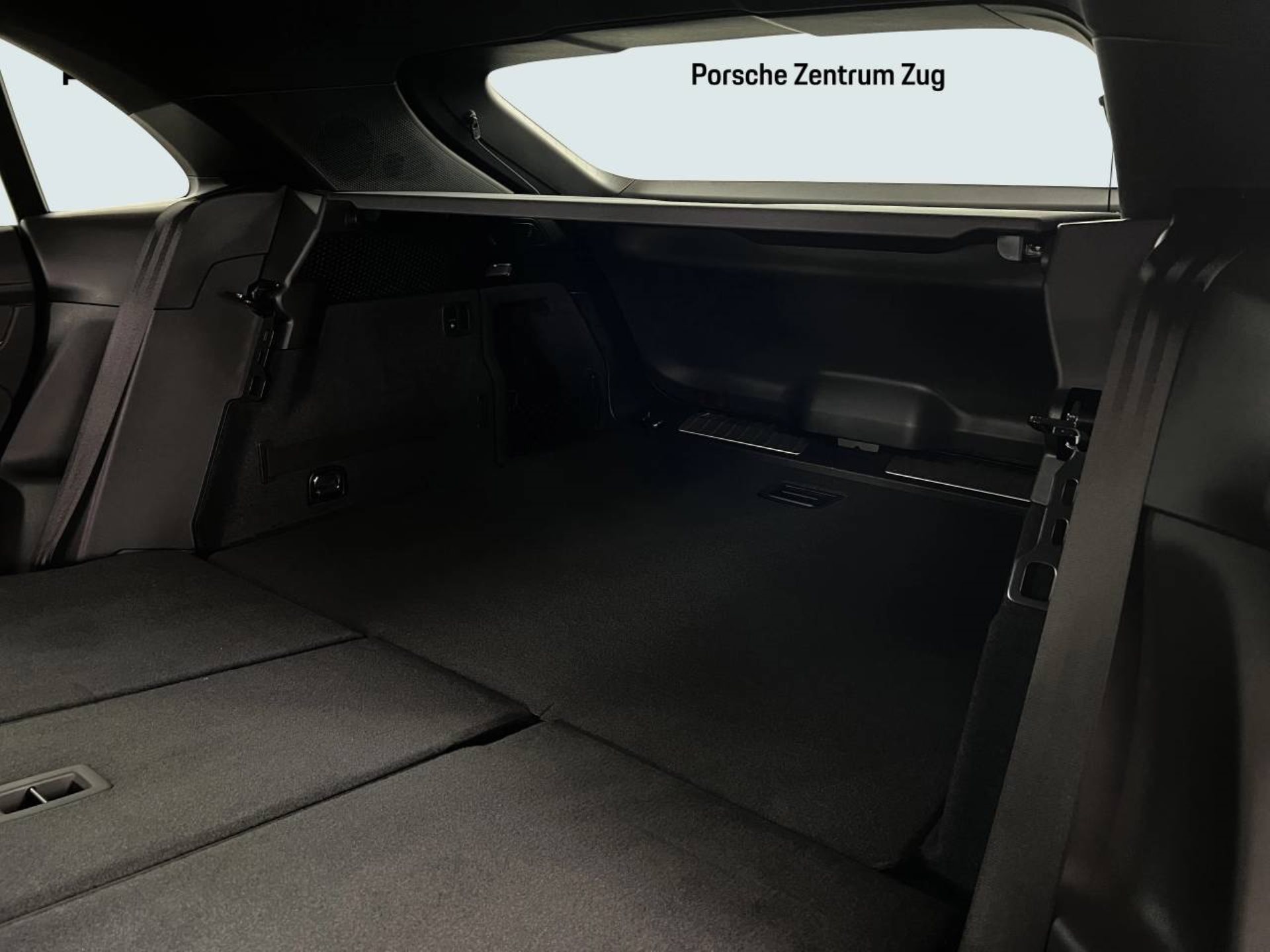 PORSCHE Macan 4S-image-25