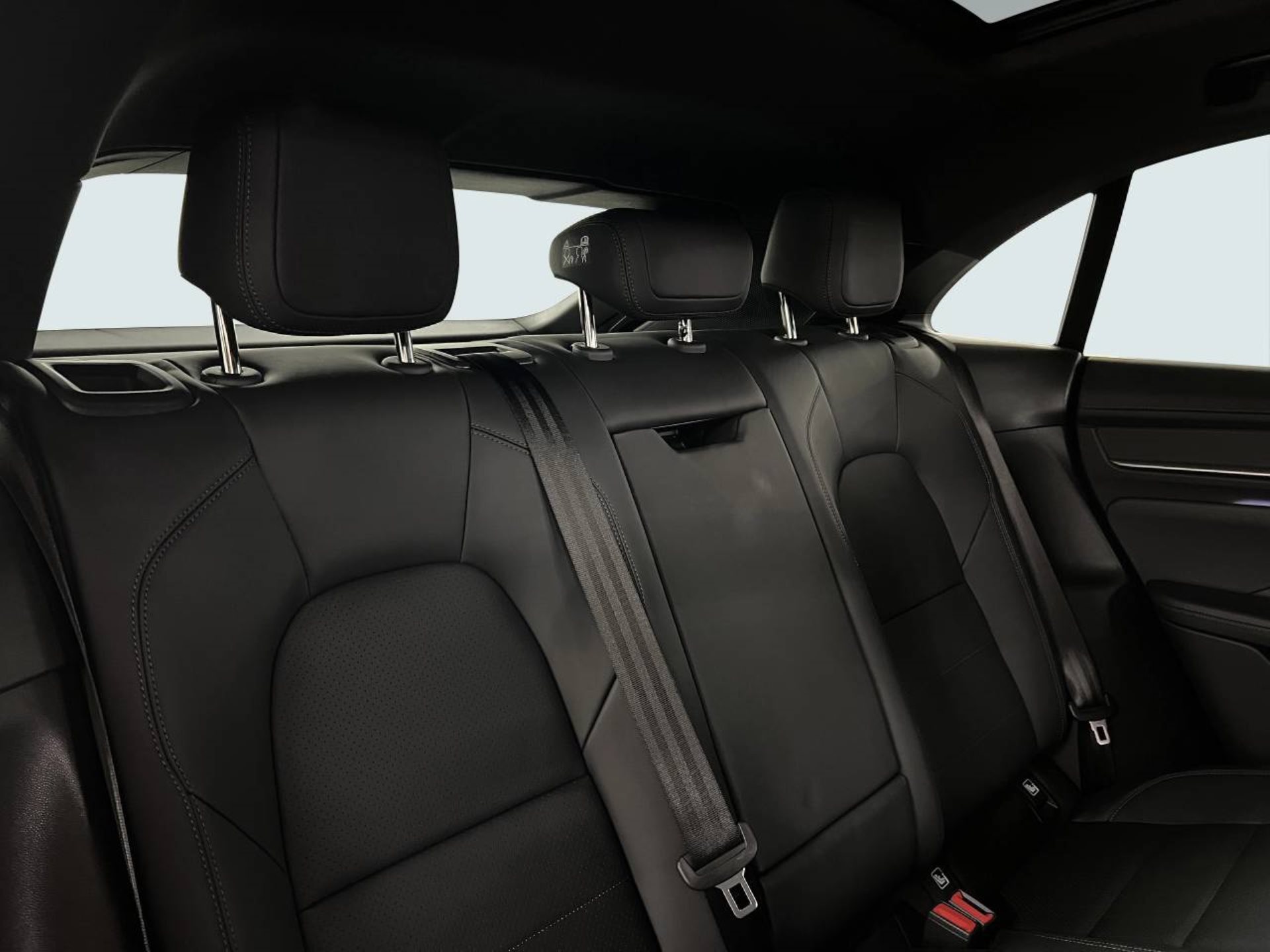 PORSCHE Macan 4S-image-24