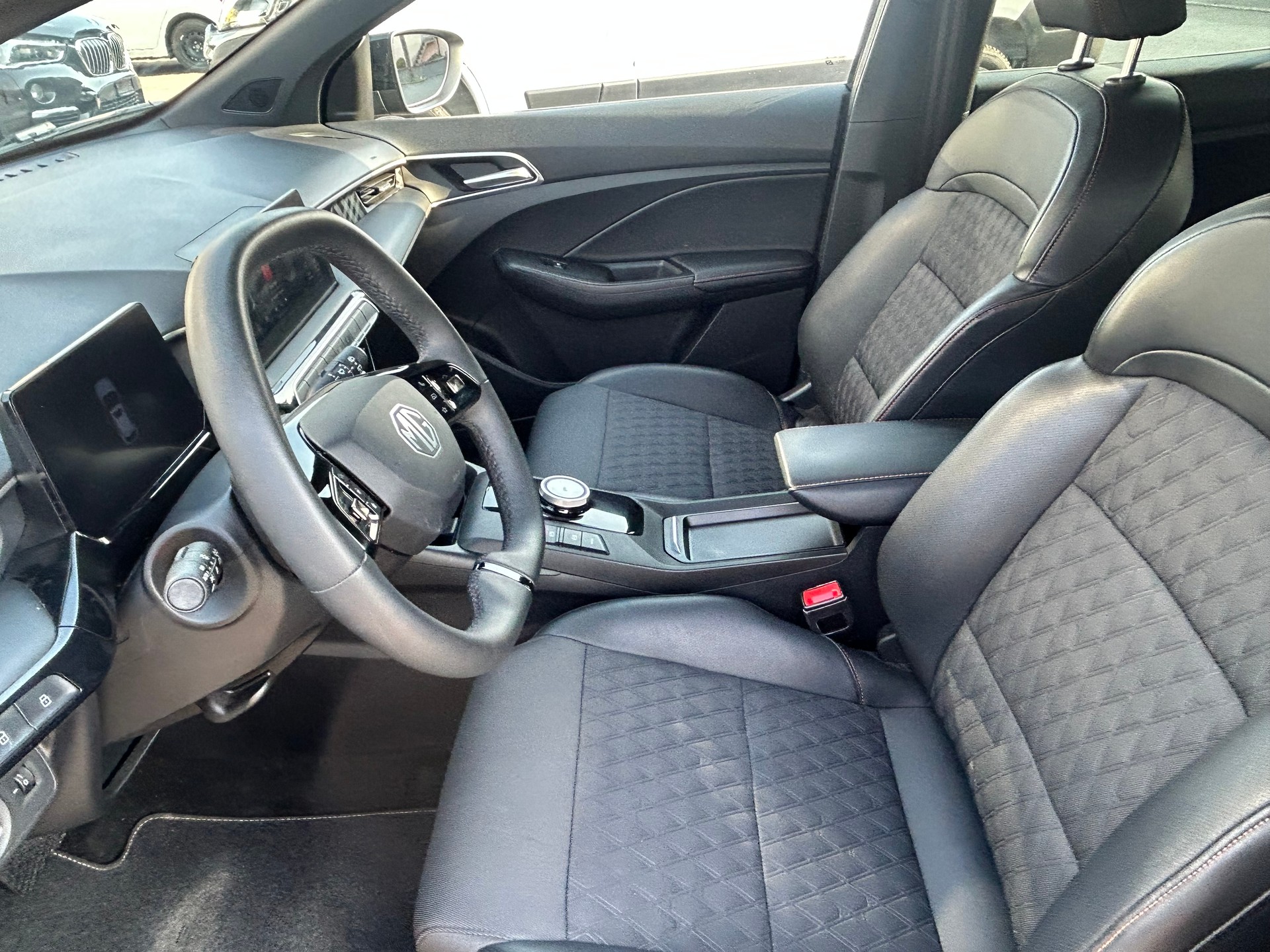 MG 3 1.5 Hybrid Luxury Aut.-image-4