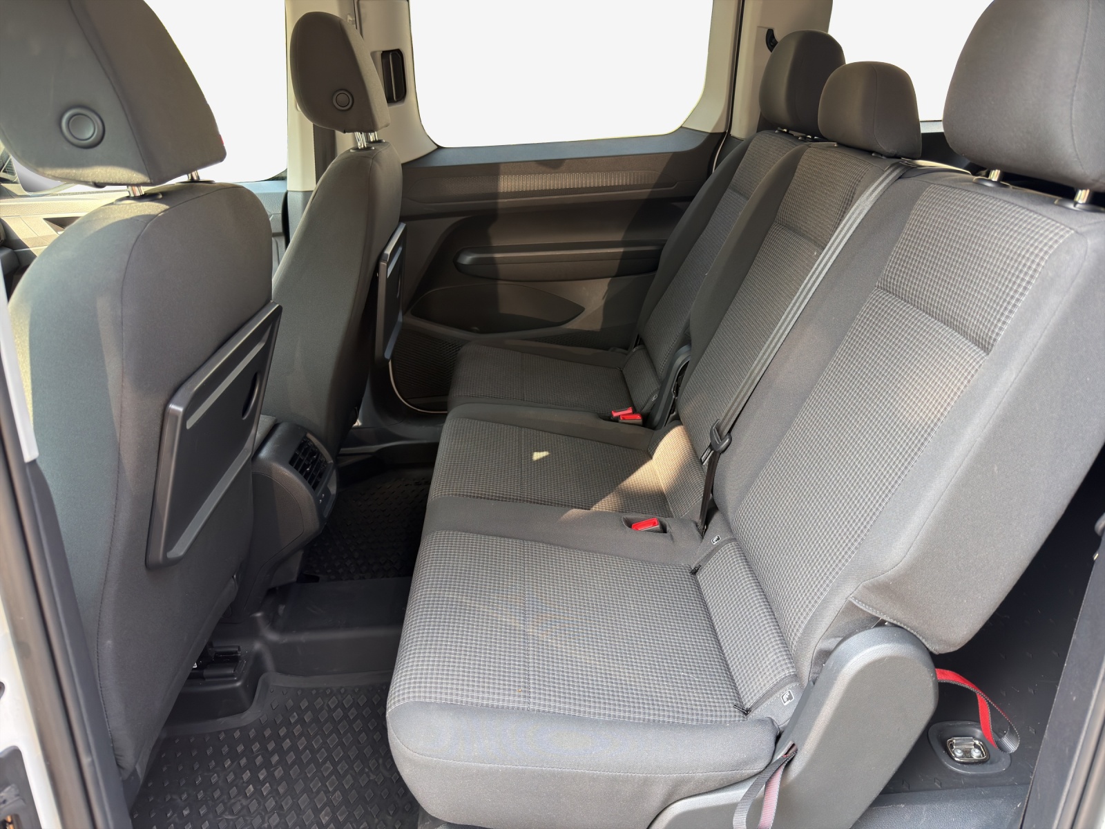 VW Caddy Maxi 2.0 TDI Liberty DSG-image-11