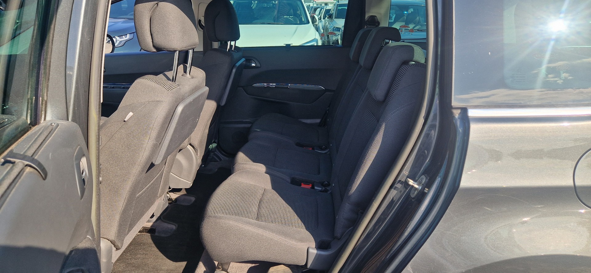 PEUGEOT 5008 1.6 16V T Swiss Edition-image-6