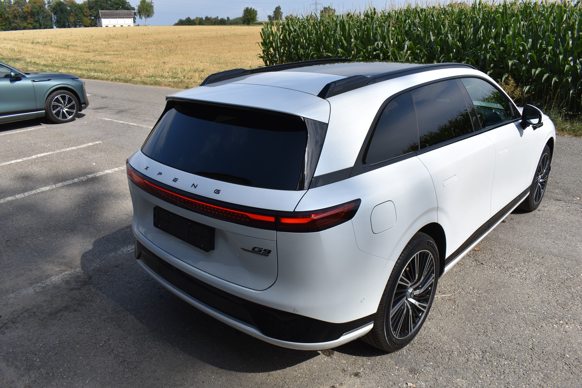 XPENG G9 93kWh Performance AWD-image-4