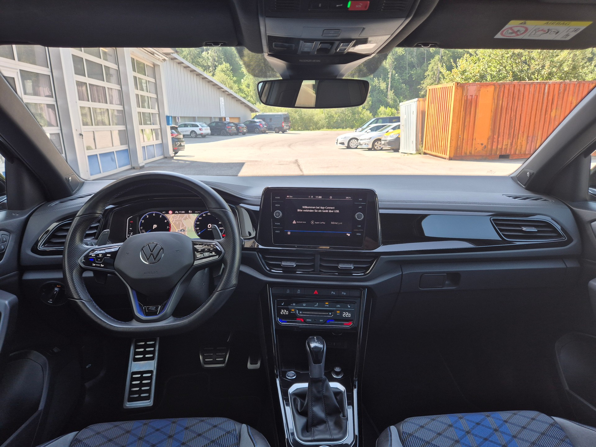 VW T-Roc 2.0 TSI R DSG 4Motion-image-9