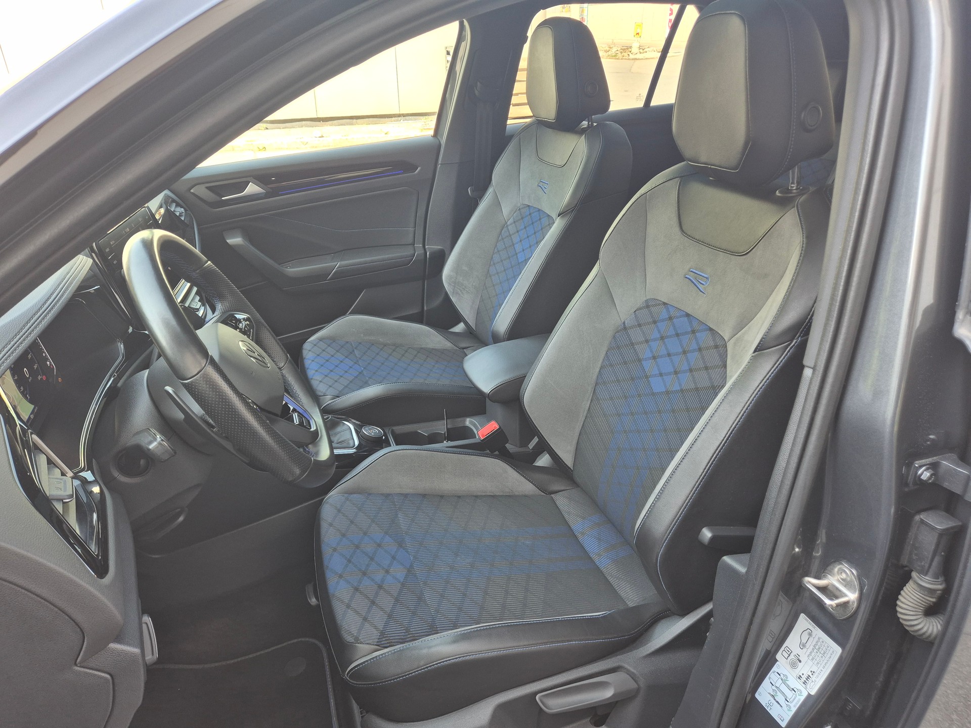 VW T-Roc 2.0 TSI R DSG 4Motion-image-7