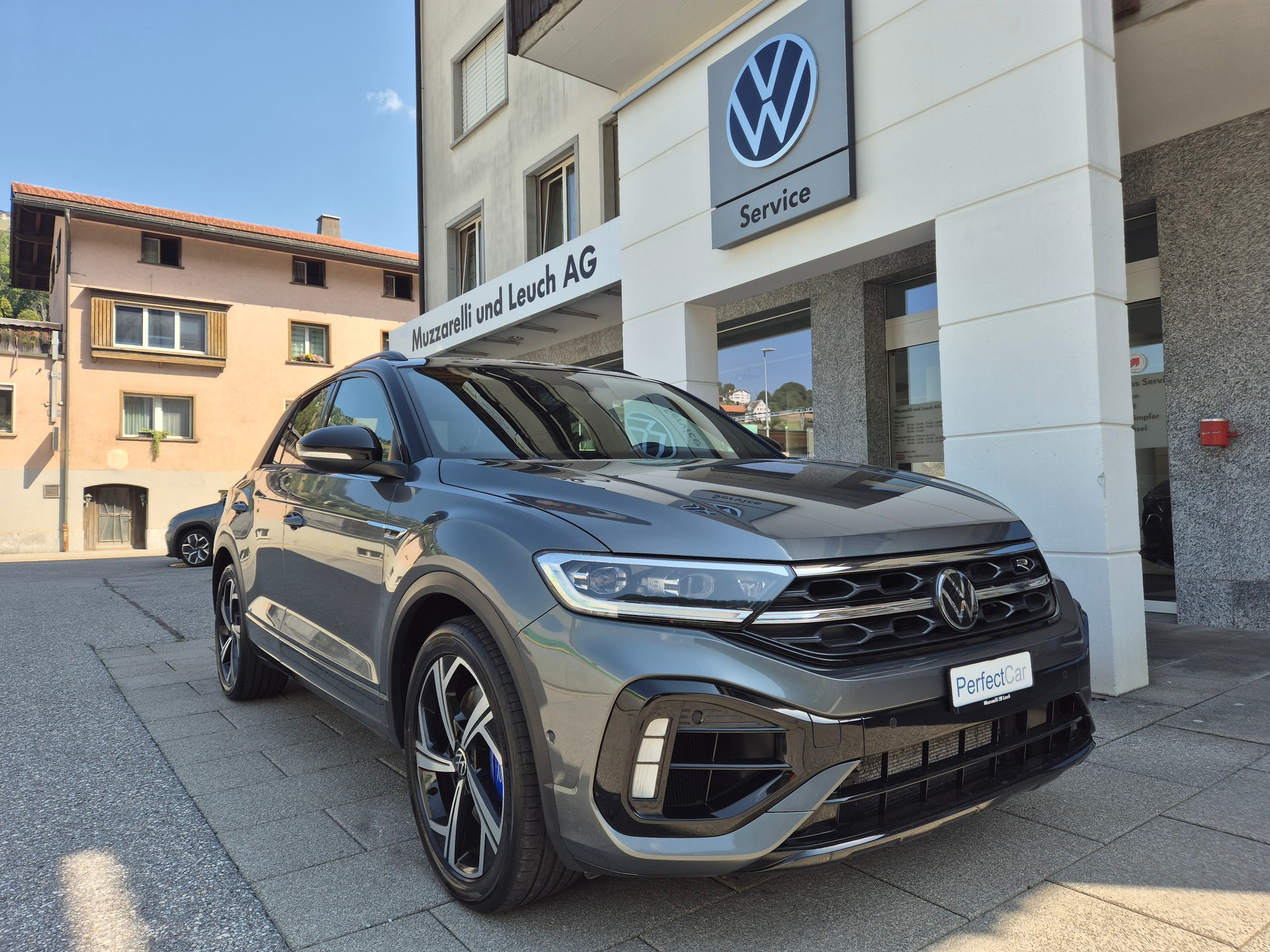 VW T-Roc 2.0 TSI R DSG 4Motion-image-0