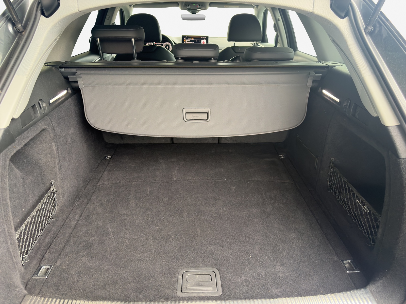AUDI A4 Avant 40 TDI S line quattro S-tronic-image-12