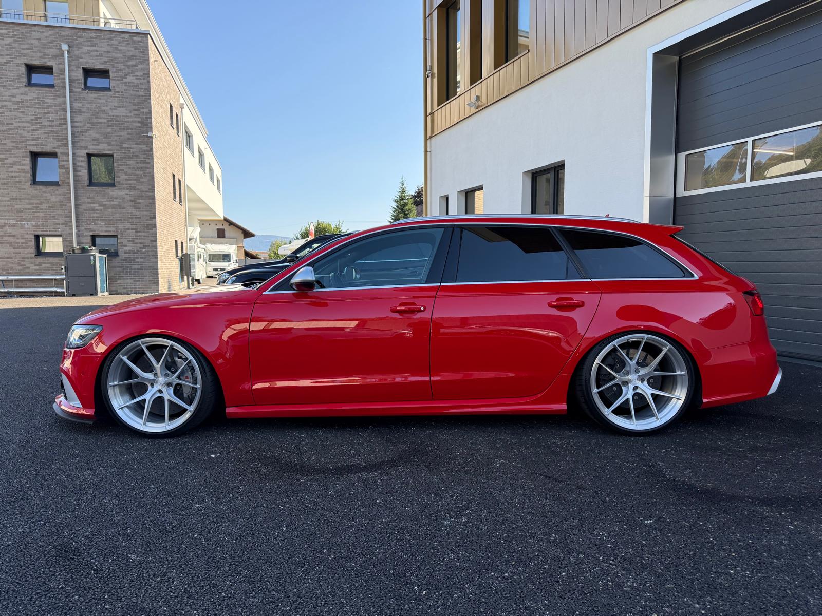 AUDI RS6 Avant 4.0 TFSI V8 quattro Tiptronic-image-3