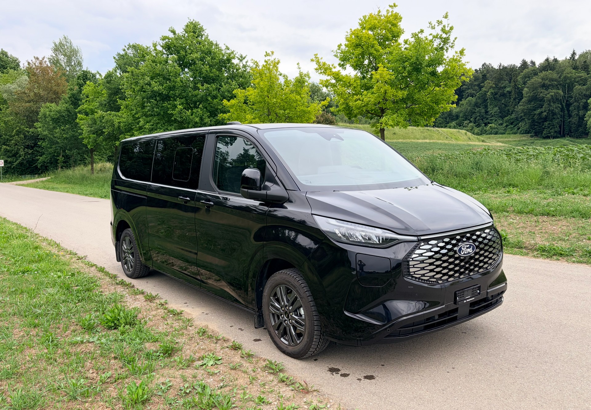 FORD TOURNEO CUSTOM-image-2