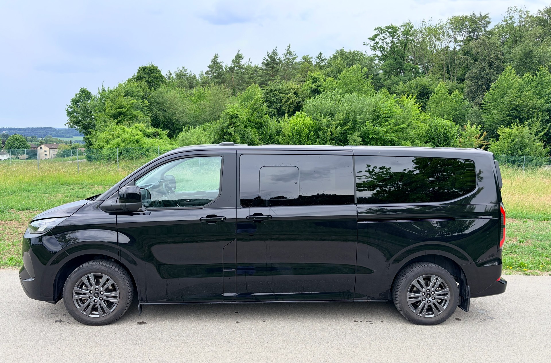 FORD TOURNEO CUSTOM-image-3