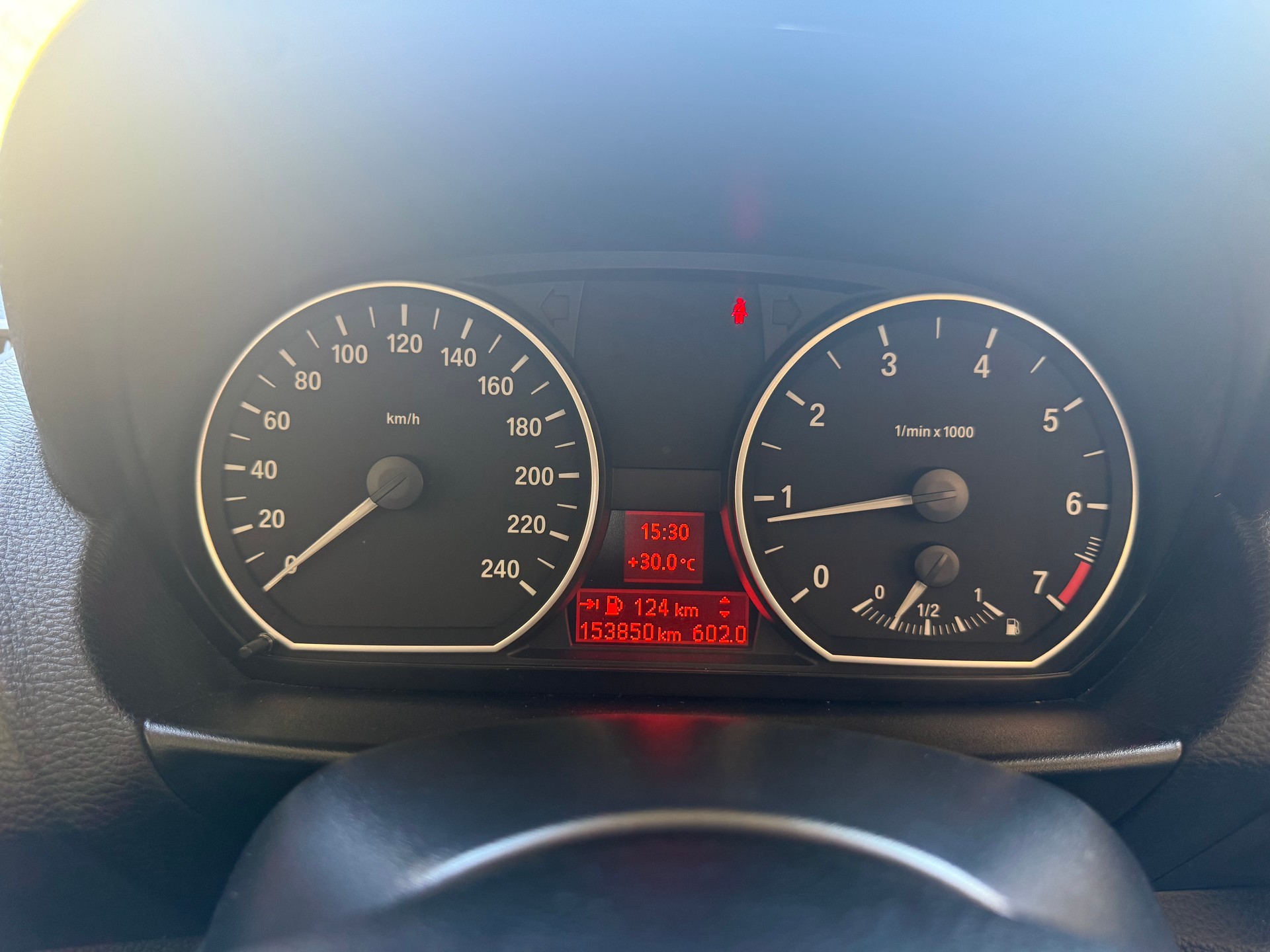 BMW 118i Cabrio-image-12