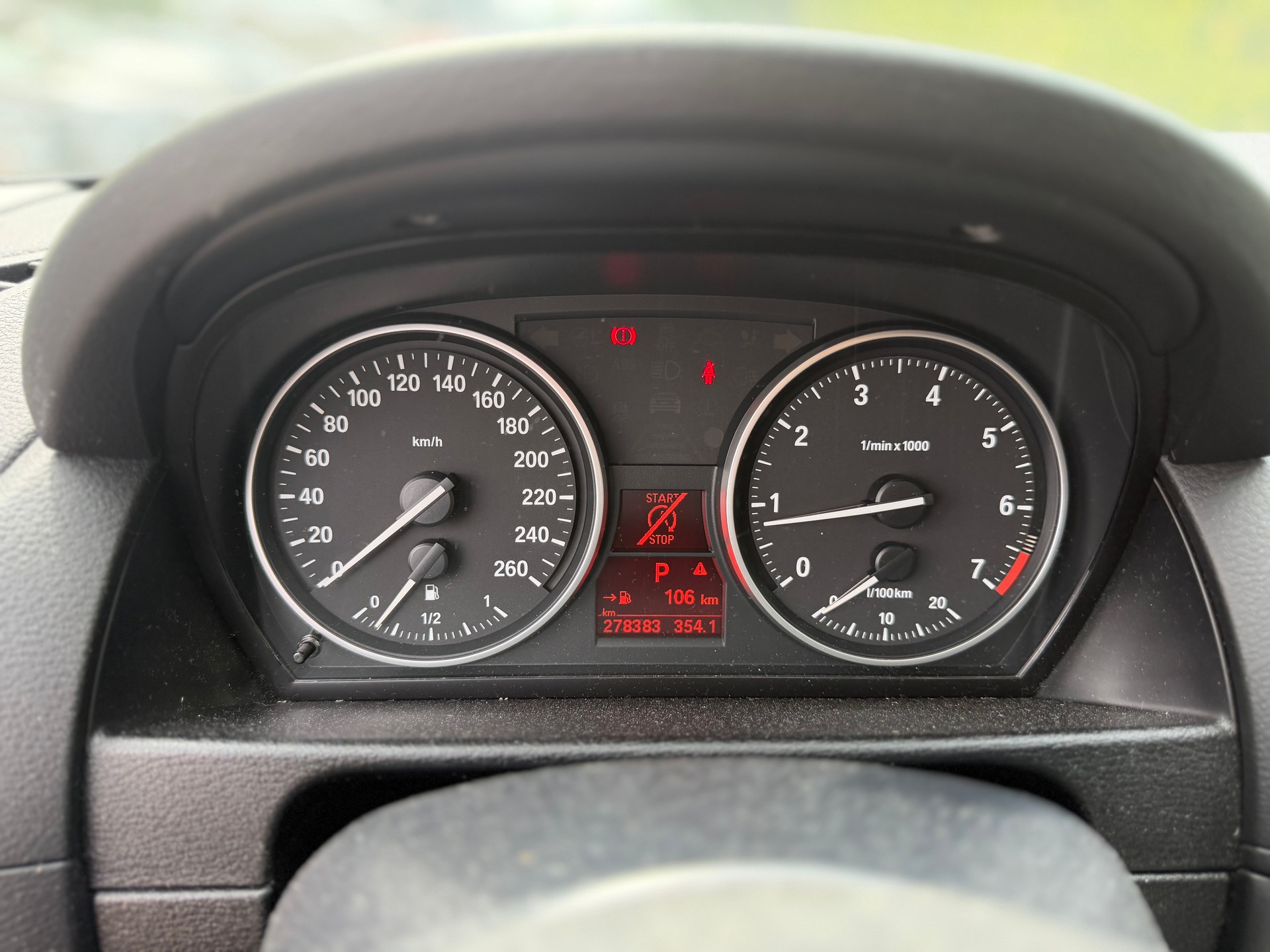 BMW X1 xDrive 20i Steptronic-image-8