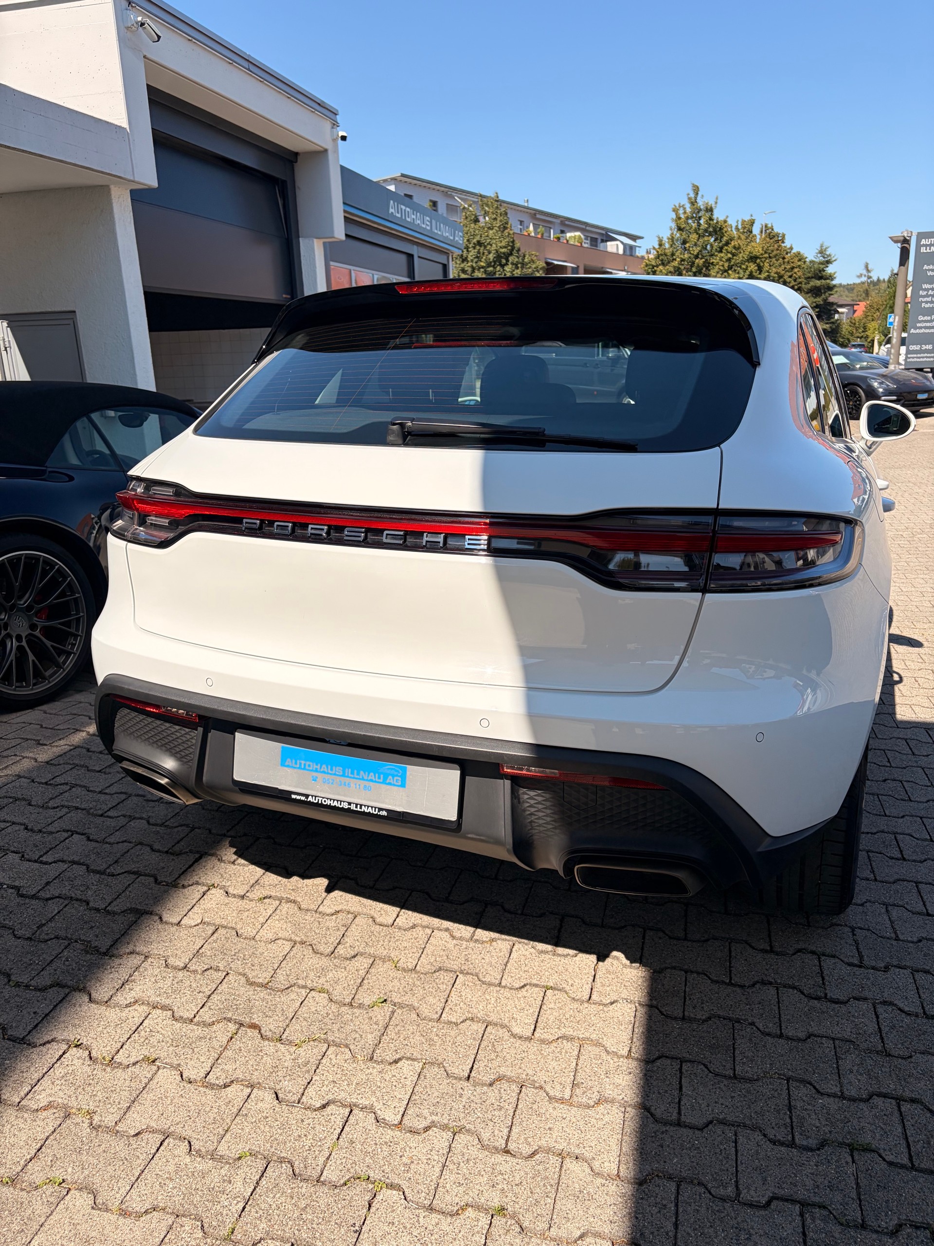 PORSCHE Macan PDK-image-2