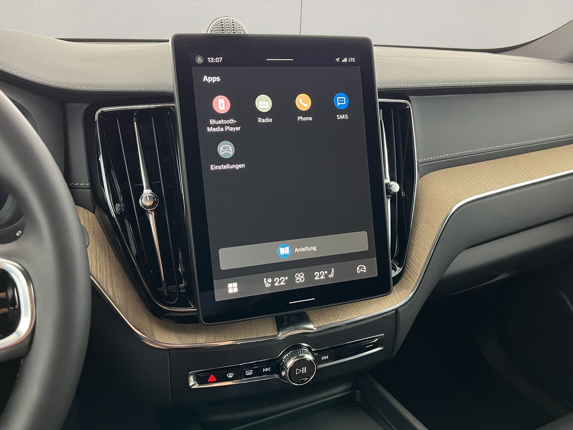 VOLVO XC60 2.0 T8 TE Ultra Dark eAWD-image-12