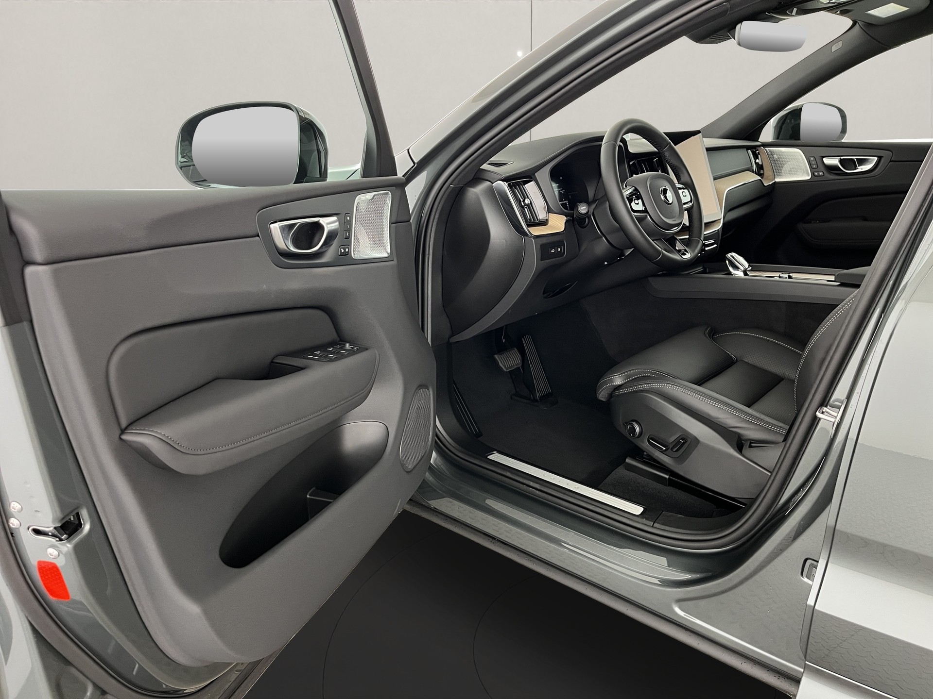 VOLVO XC60 2.0 T8 TE Ultra Dark eAWD-image-8