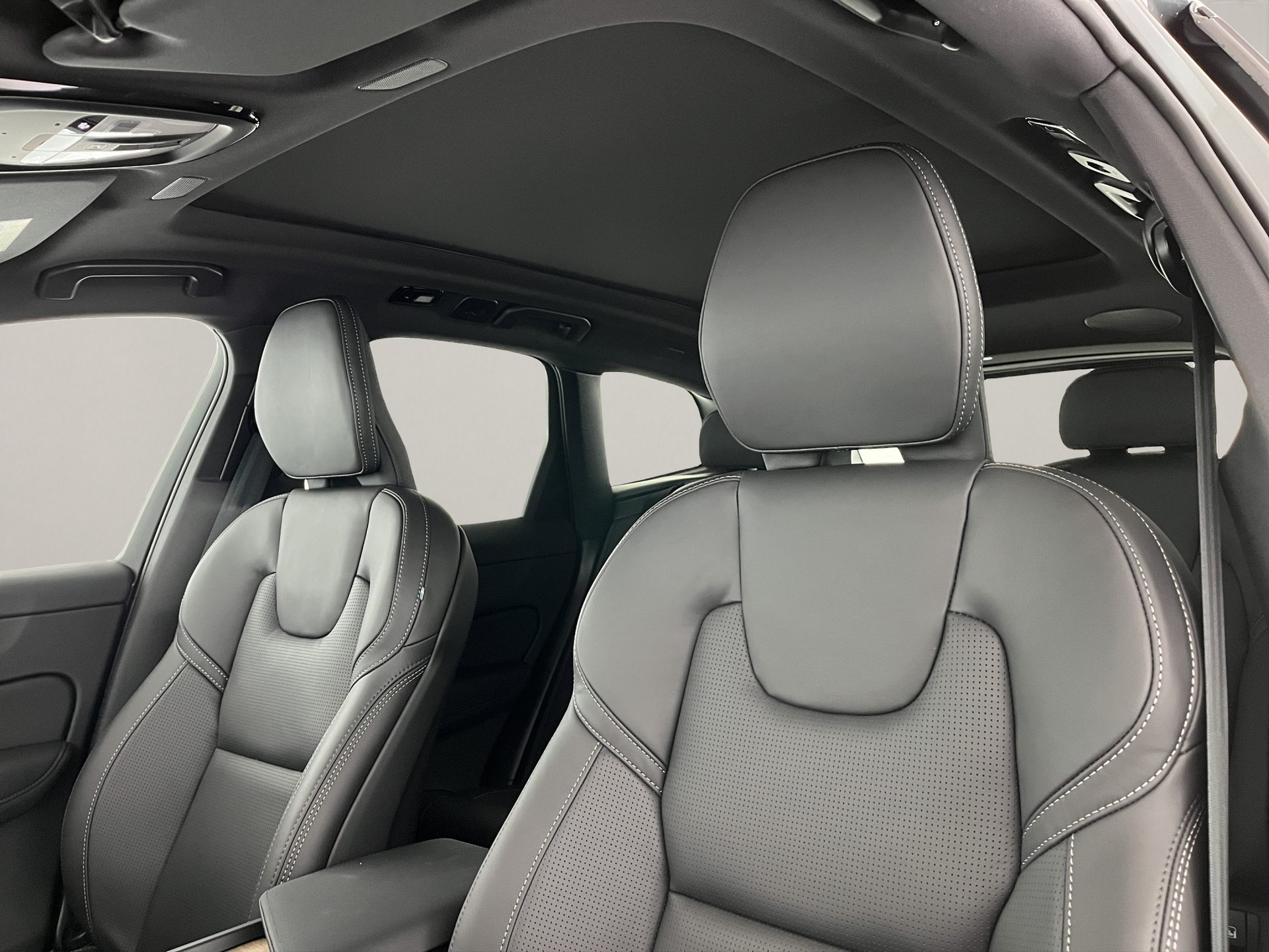 VOLVO XC60 2.0 T8 TE Ultra Dark eAWD-image-17