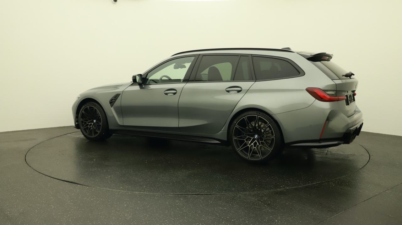 BMW M3 Touring xDrive Competition M-showroom-element-2